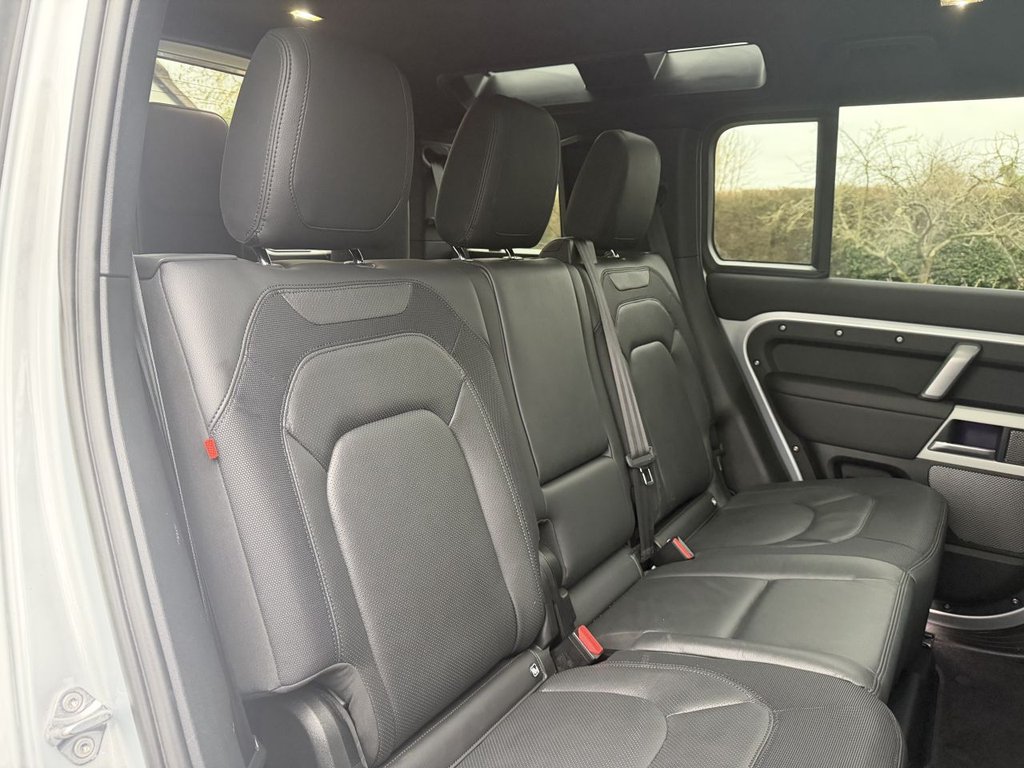 Used Land Rover Defender 110 2023 for sale - 77157401: Photo 18