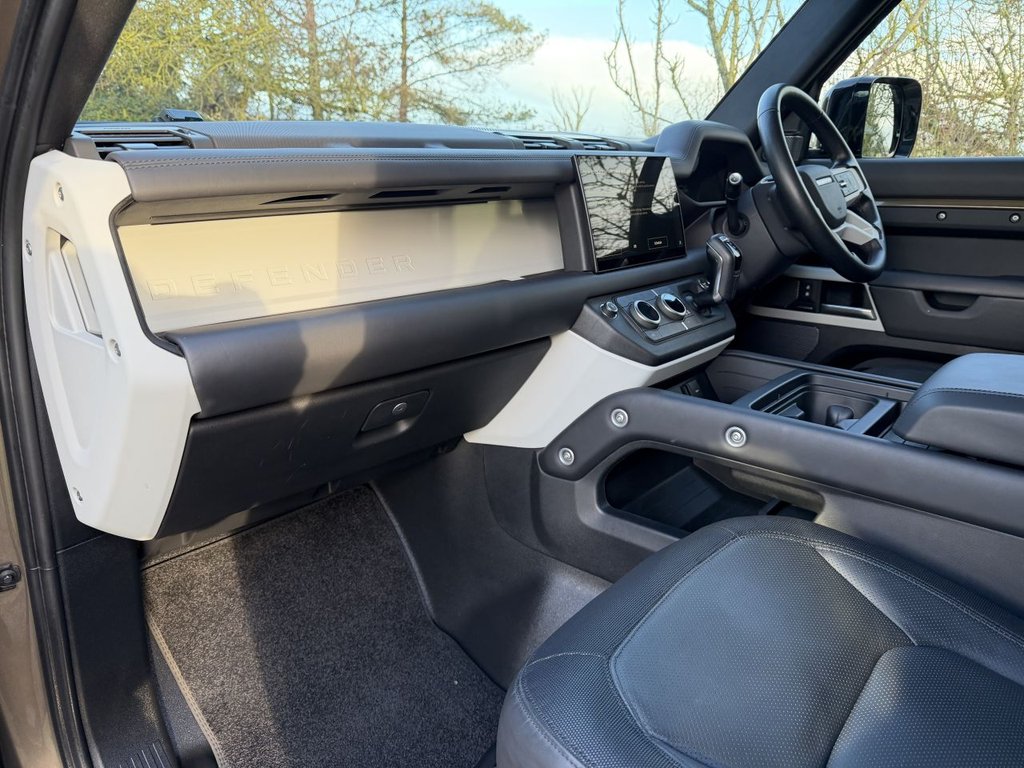 Used Land Rover Defender 2024 for sale - 77436980: Photo 12