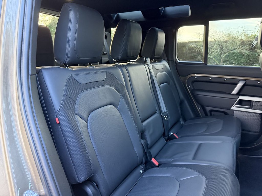 Used Land Rover Defender 2024 for sale - 77436980: Photo 17