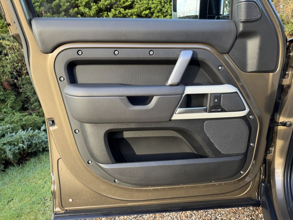 Used Land Rover Defender 2024 for sale - 77436980: Photo 33