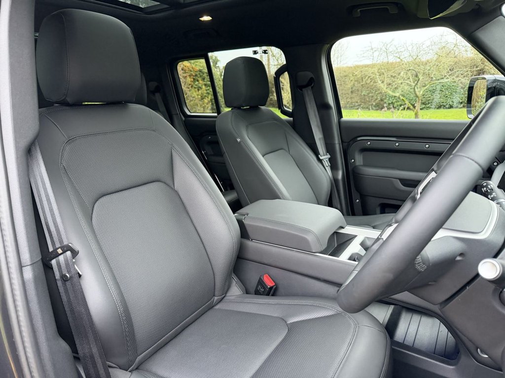 Used Land Rover Defender 2025 for sale - 77436819: Photo 11