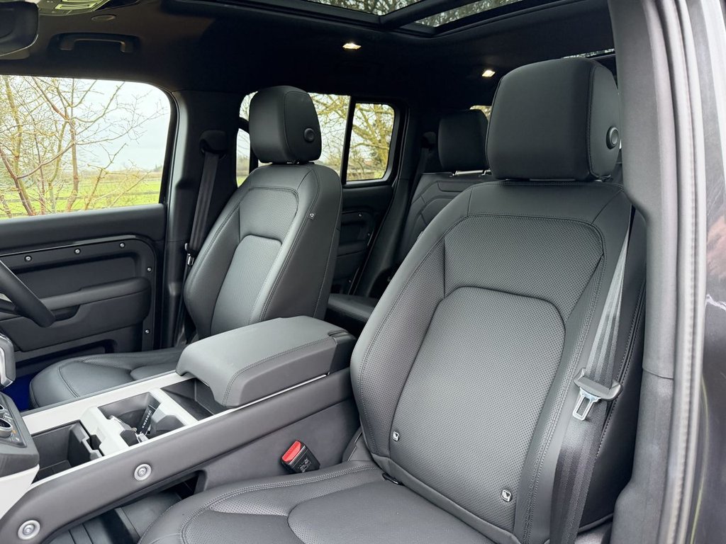 Used Land Rover Defender 2025 for sale - 77436819: Photo 12