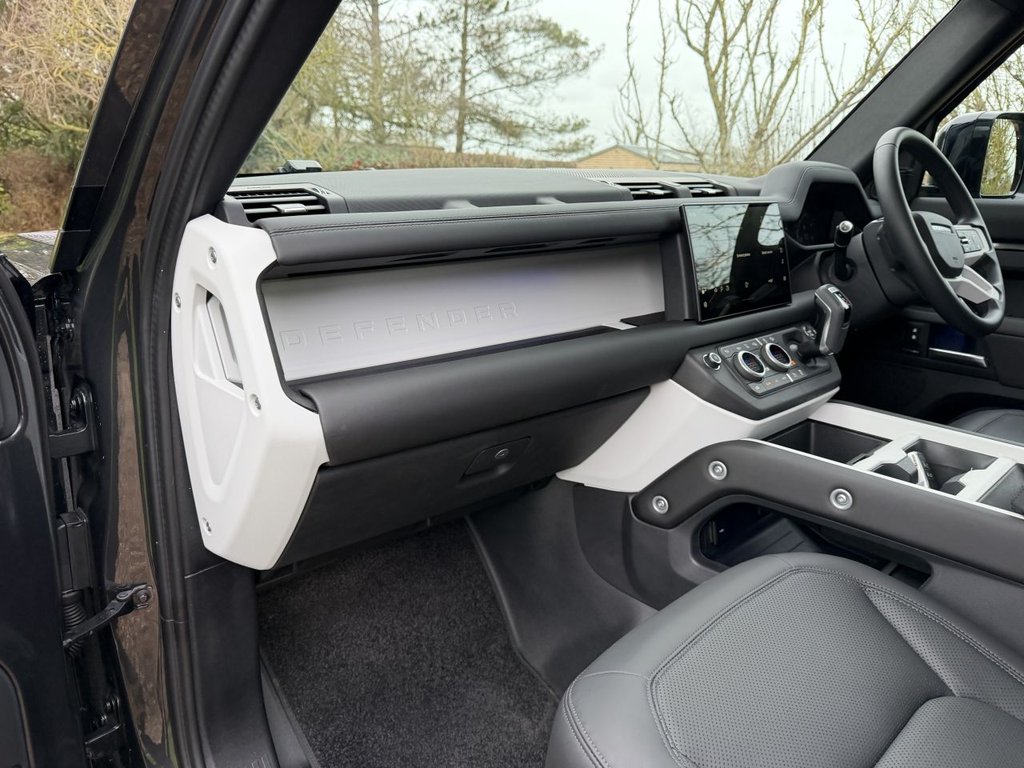 Used Land Rover Defender 2025 for sale - 77436819: Photo 13