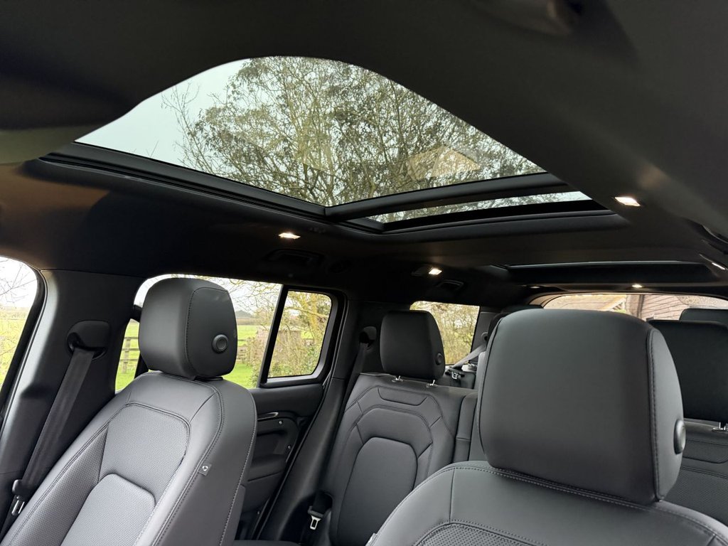 Used Land Rover Defender 2025 for sale - 77436819: Photo 15