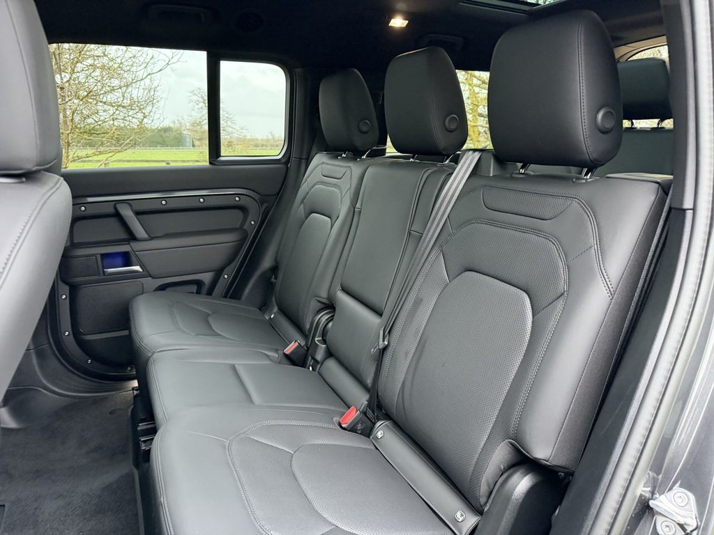 Used Land Rover Defender 2025 for sale - 77436819: Photo 17