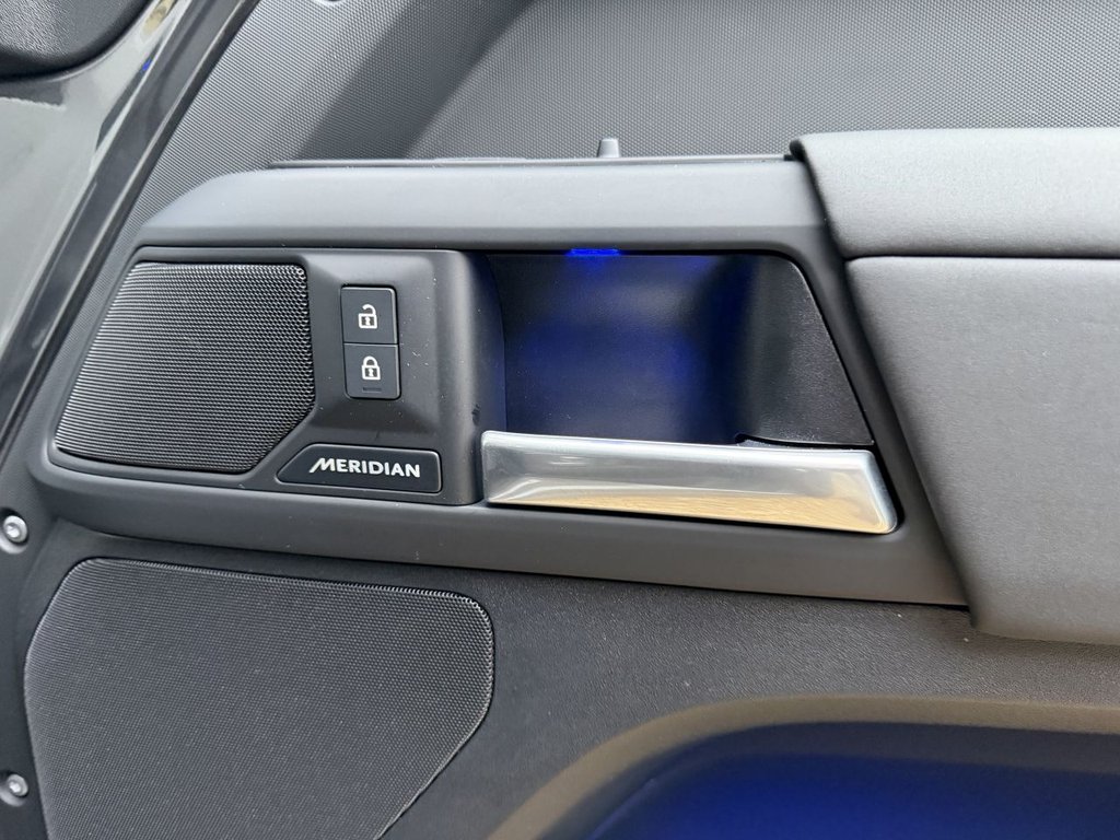 Used Land Rover Defender 2025 for sale - 77436819: Photo 30