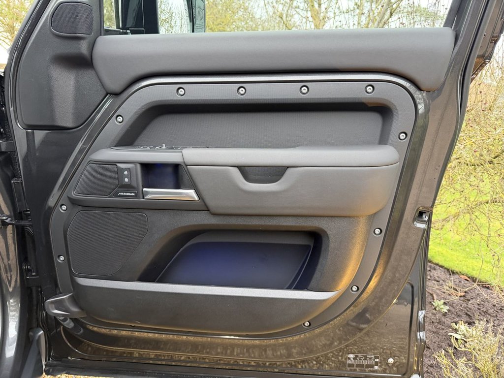 Used Land Rover Defender 2025 for sale - 77436819: Photo 34