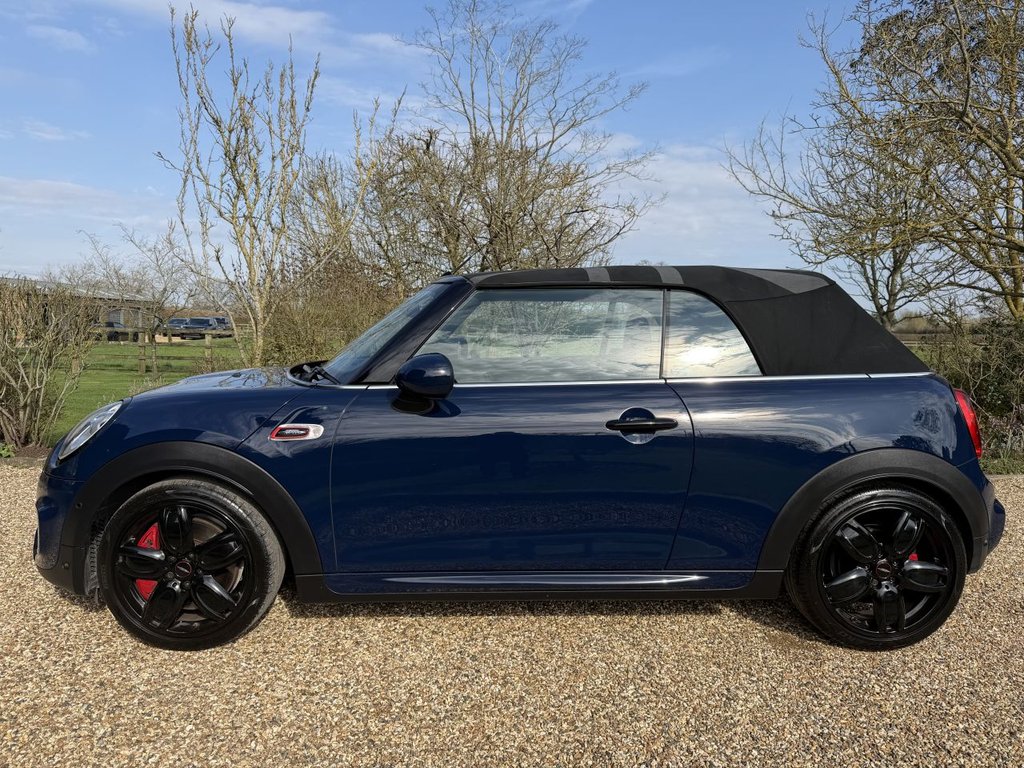 Used MINI Convertible 2017 for sale - 77739708: Photo 3