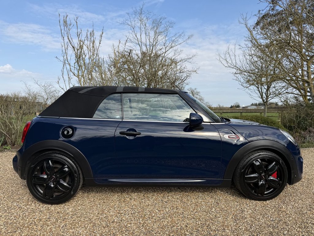 Used MINI Convertible 2017 for sale - 77739708: Photo 4