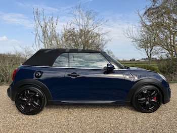 Used MINI Convertible 2017 for sale - 77739708: Photo