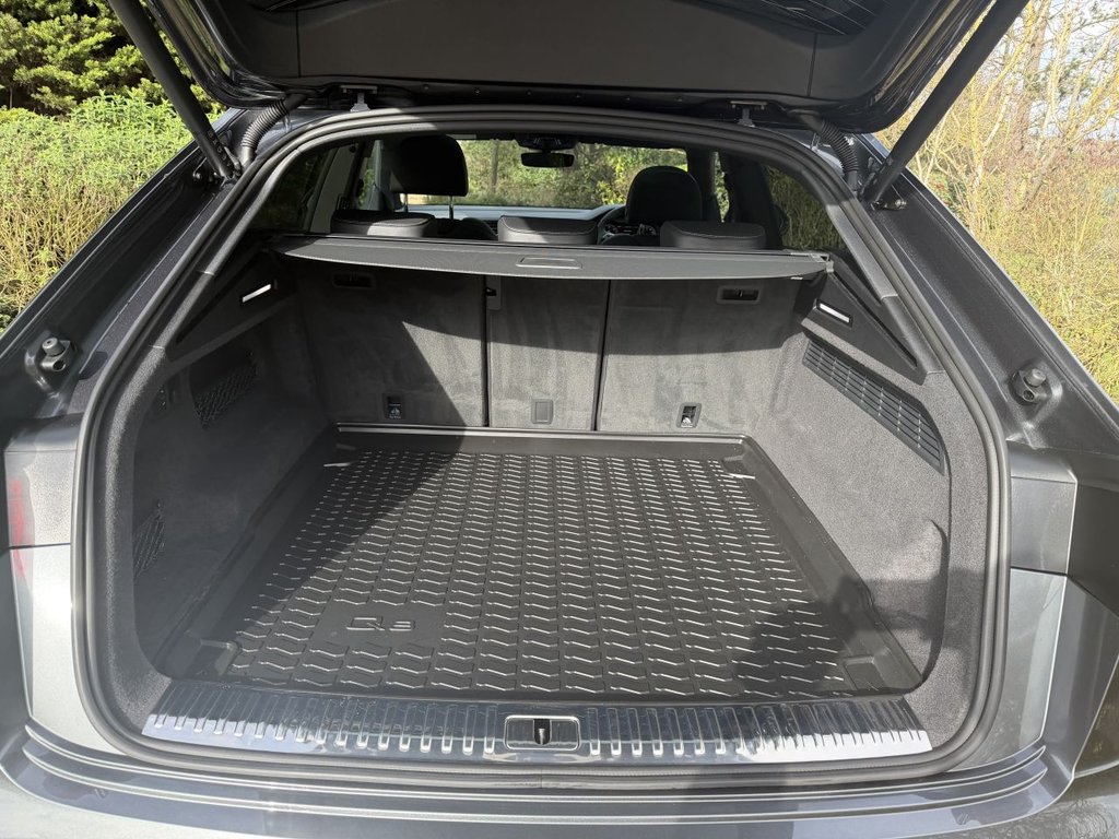 Used Audi Q8 2025 for sale - 78030267: Photo 32