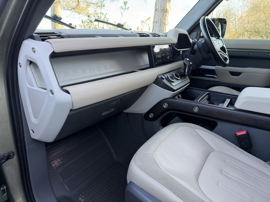 Used Land Rover Defender 2021 for sale - 77506971: Photo 11