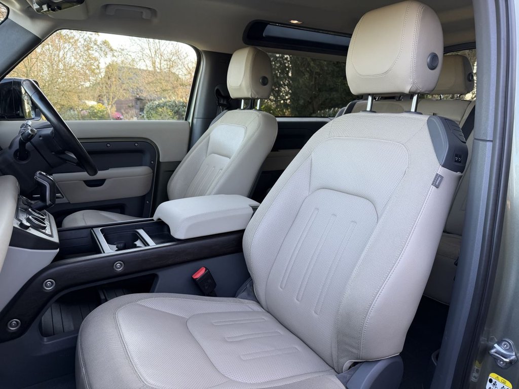 Used Land Rover Defender 2021 for sale - 77506971: Photo 12