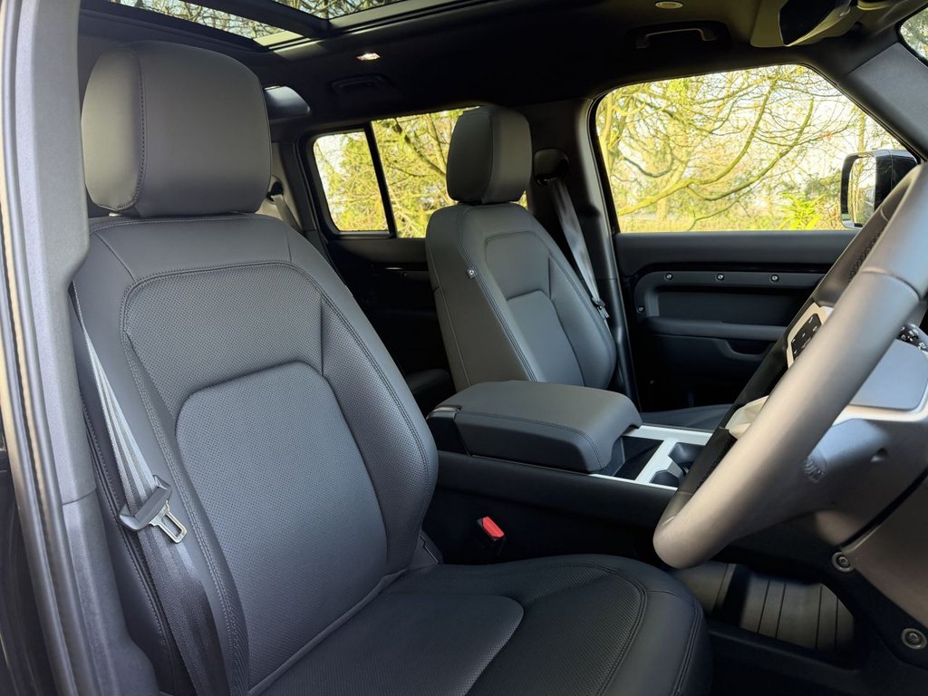 Used Land Rover Defender 2025 for sale - 77436412: Photo 10
