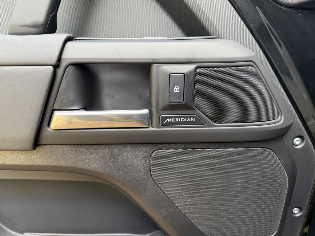 Used Land Rover Defender 2025 for sale - 77436412: Photo 27