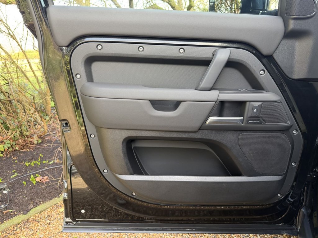 Used Land Rover Defender 2025 for sale - 77436412: Photo 29