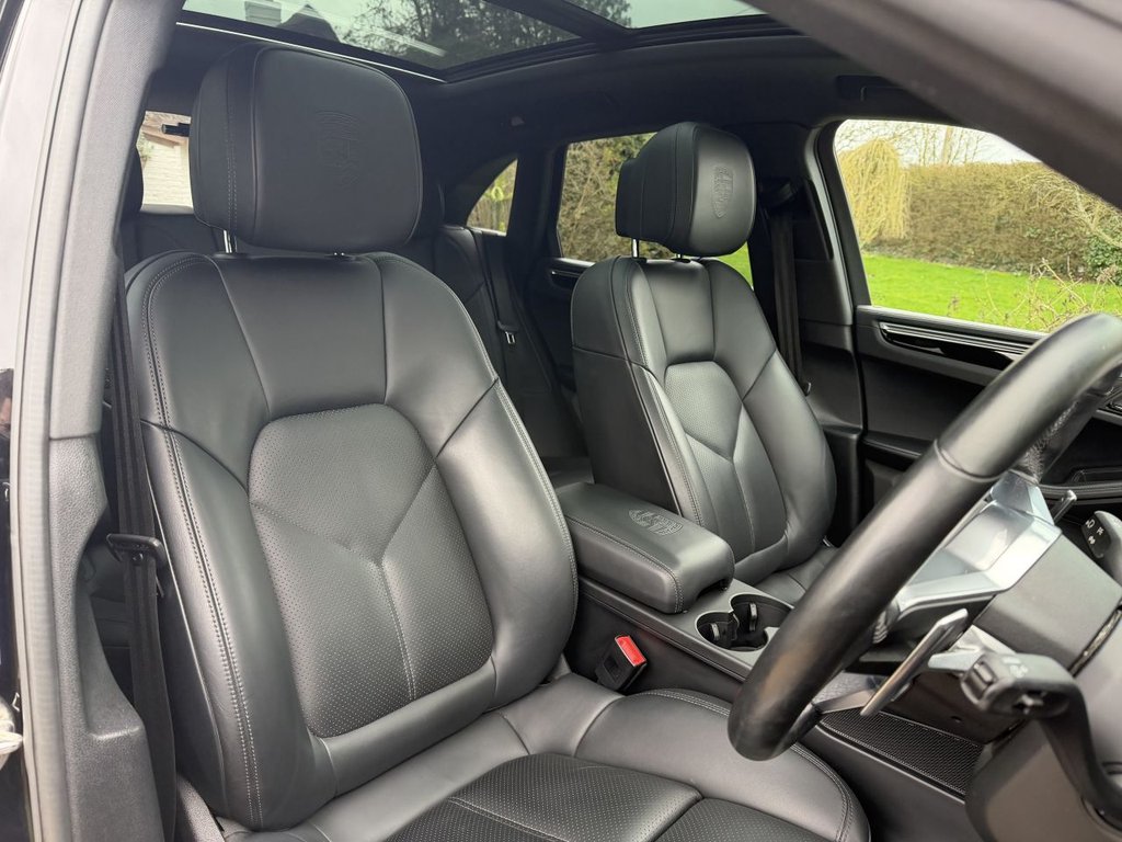 Used Porsche Macan 2019 for sale - 77680835: Photo 11