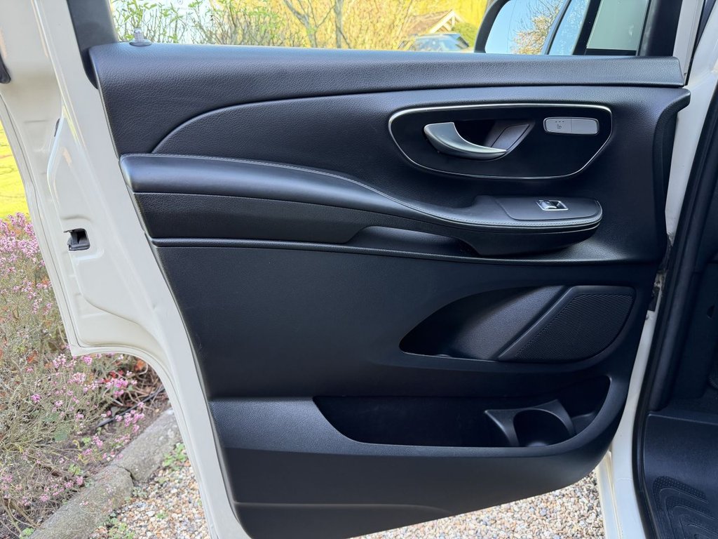 Used Mercedes-Benz V-Class 2020 for sale - 77936432: Photo 25