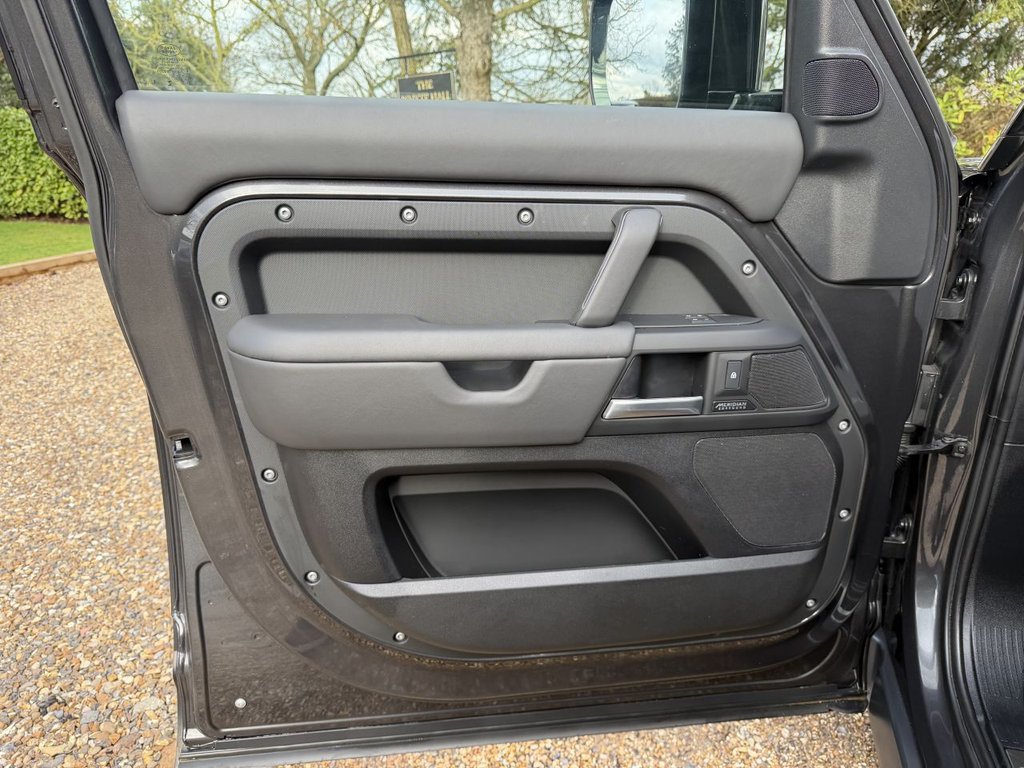 Used Land Rover Defender 2024 for sale - 77499201: Photo 27