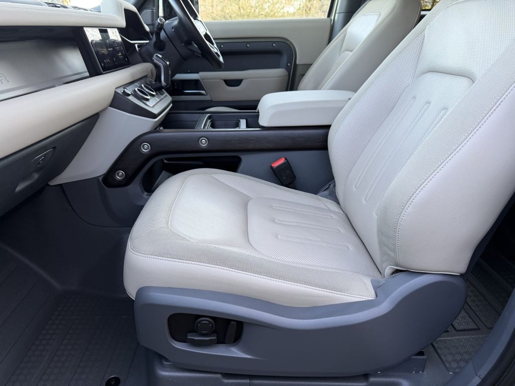 Used Land Rover Defender 2021 for sale - 77436649: Photo 13