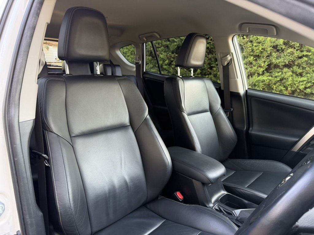 Used Toyota RAV4 2014 for sale - 77667042: Photo 10