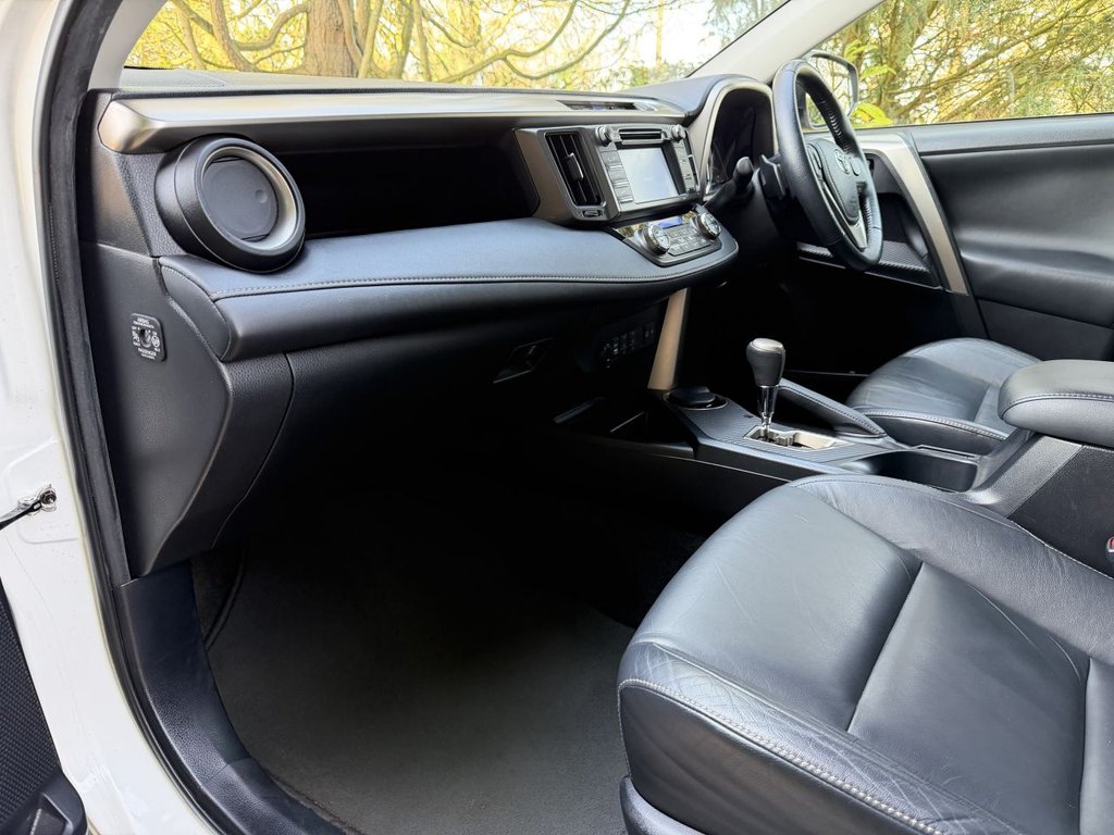 Used Toyota RAV4 2014 for sale - 77667042: Photo 12