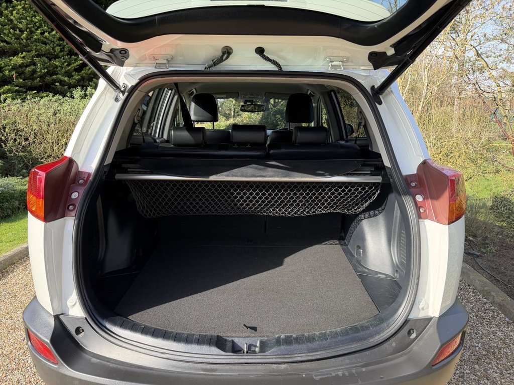 Used Toyota RAV4 2014 for sale - 77667042: Photo 24