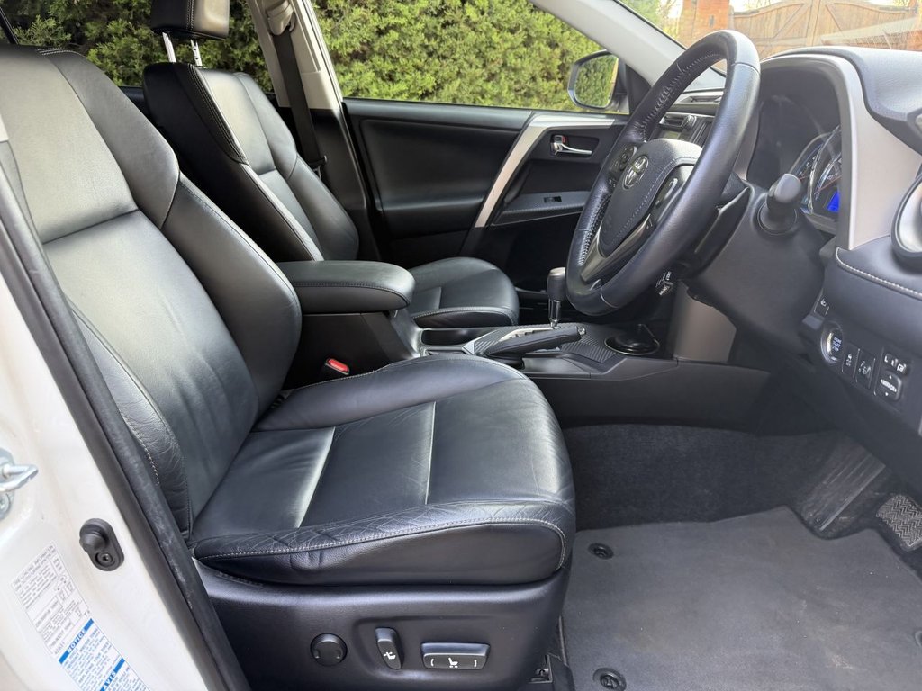 Used Toyota RAV4 2014 for sale - 77667042: Photo 9