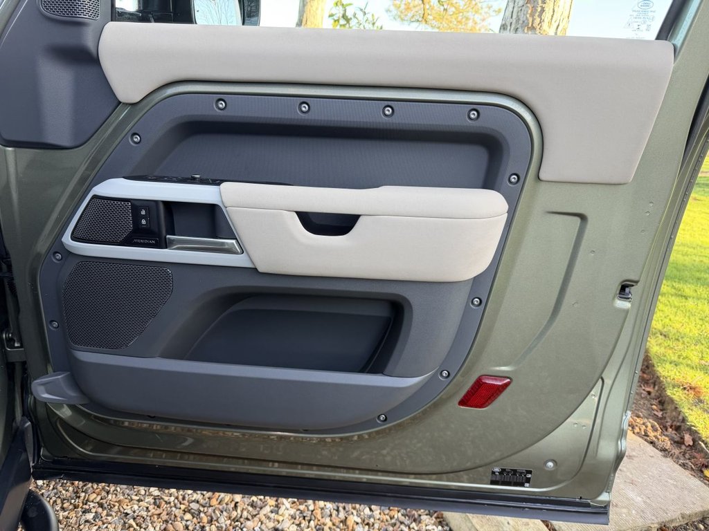 Used Land Rover Defender 2021 for sale - 77157404: Photo 28