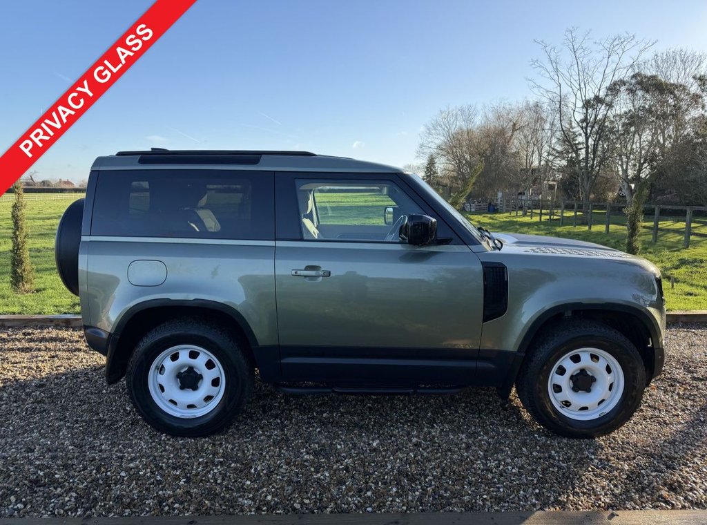 Used Land Rover Defender 2021 for sale - 77157404: Photo 4