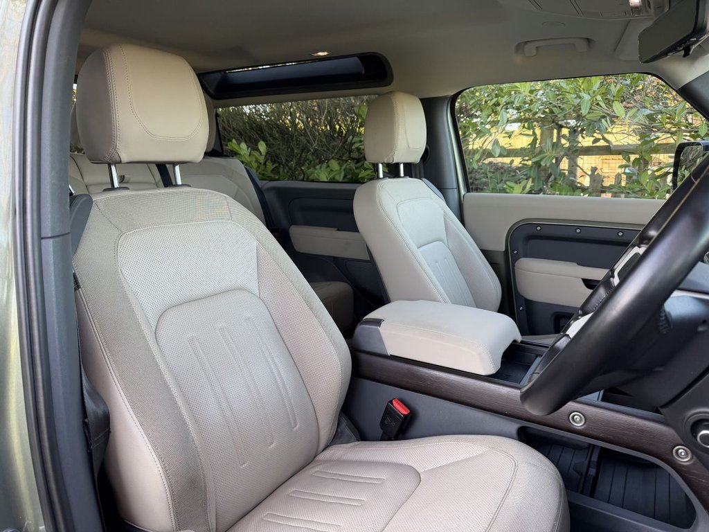 Used Land Rover Defender 2021 for sale - 77157404: Photo 9