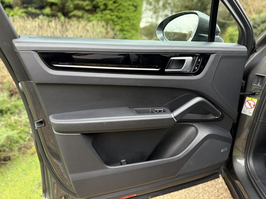 Used Porsche Cayenne 2020 for sale - 77157396: Photo 25