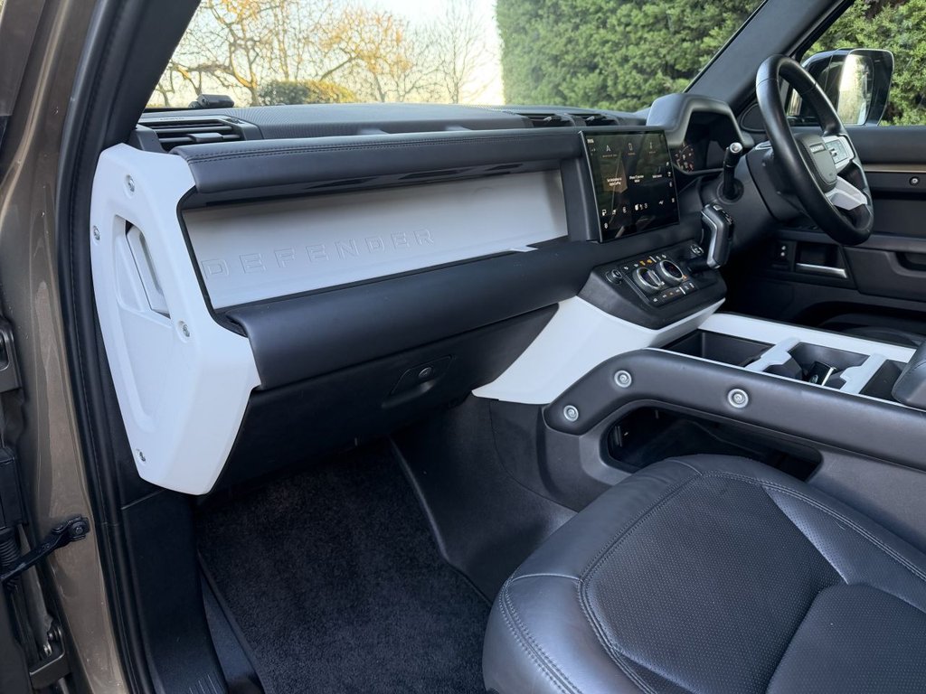 Used Land Rover Defender 110 2024 for sale - 77157416: Photo 13