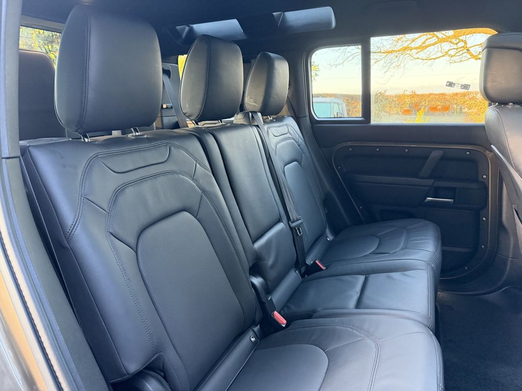 Used Land Rover Defender 110 2024 for sale - 77157416: Photo 16