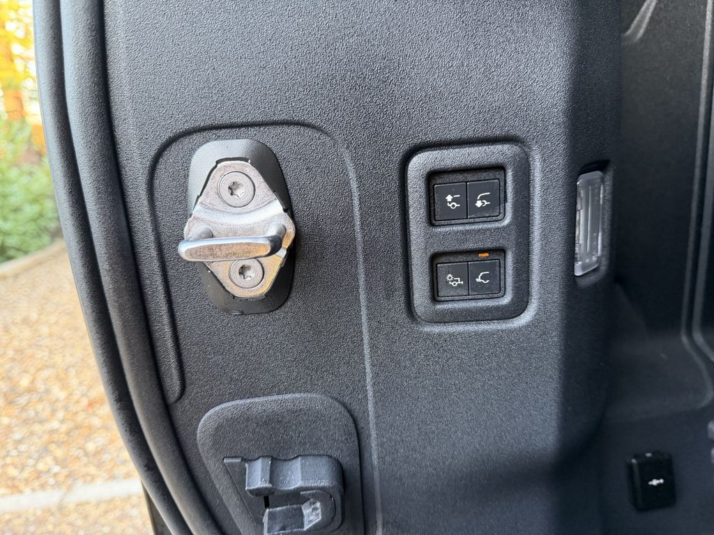 Used Land Rover Defender 110 2024 for sale - 77157416: Photo 26