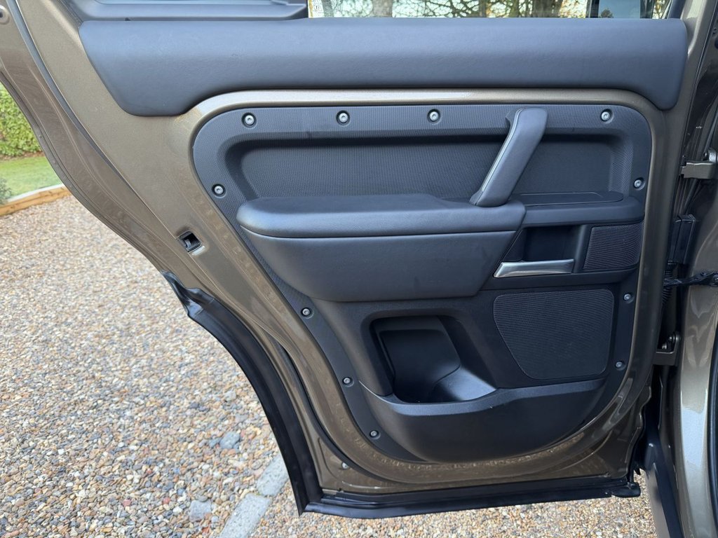 Used Land Rover Defender 110 2024 for sale - 77157416: Photo 30