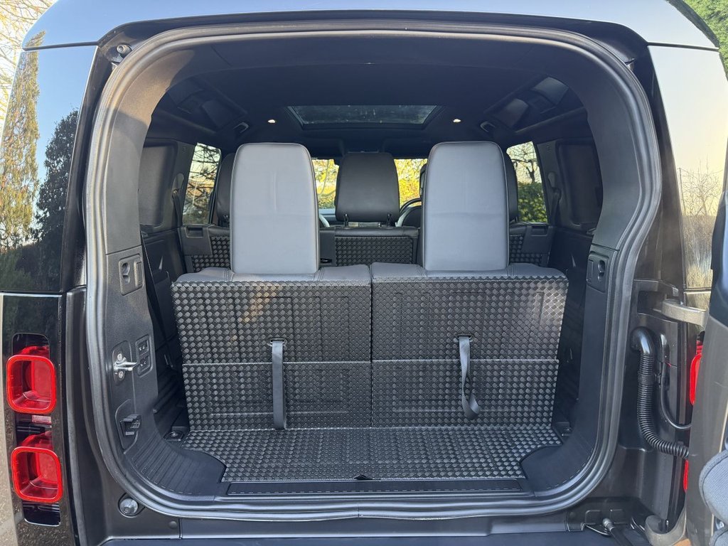 Used Land Rover Defender 110 2024 for sale - 77157416: Photo 32