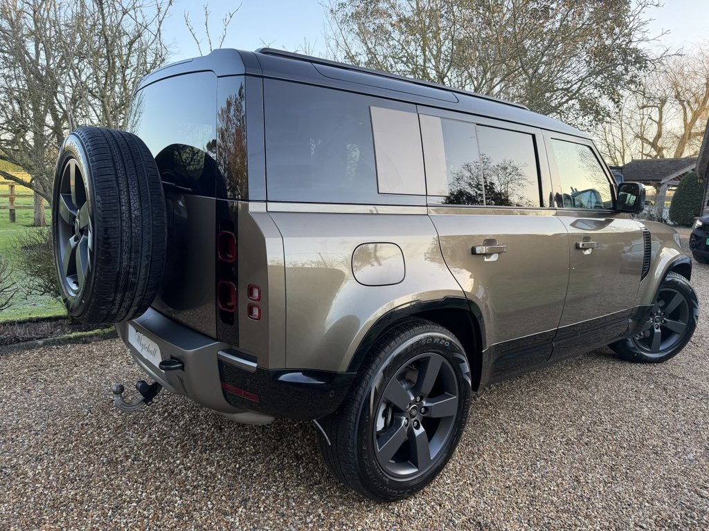 Used Land Rover Defender 110 2024 for sale - 77157416: Photo 5