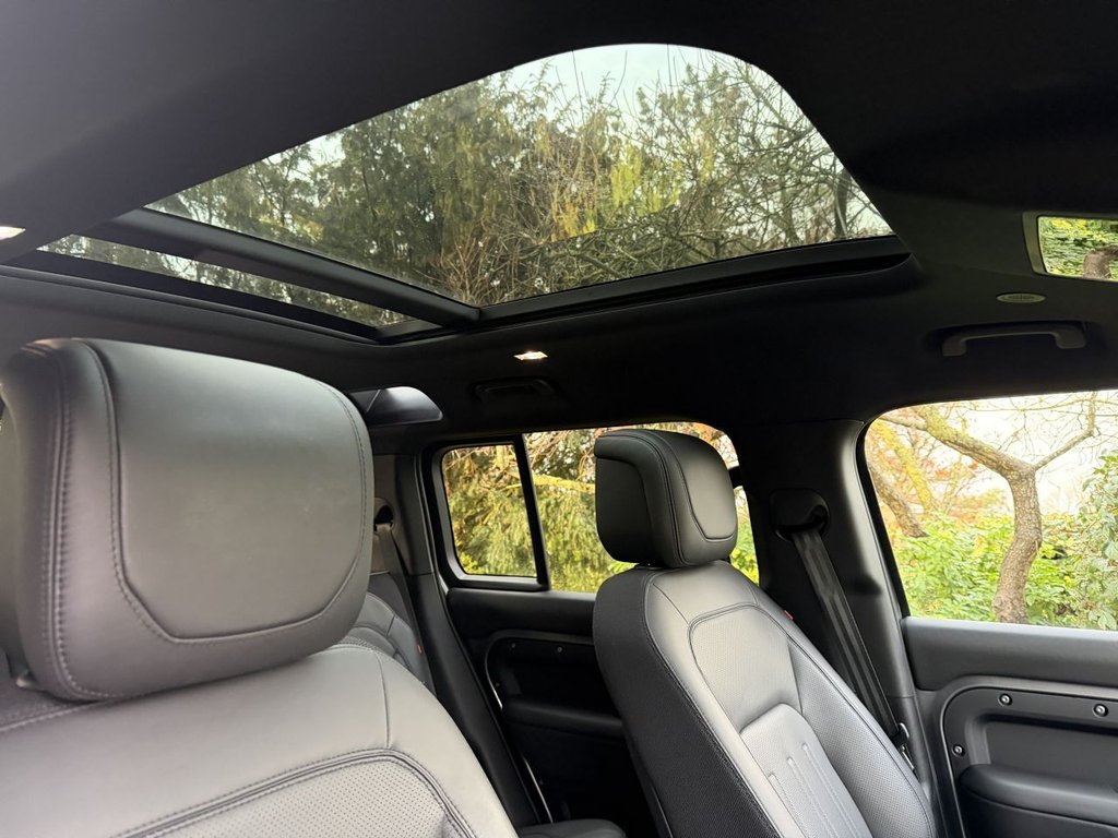 Used Land Rover Defender 2024 for sale - 78044607: Photo 16