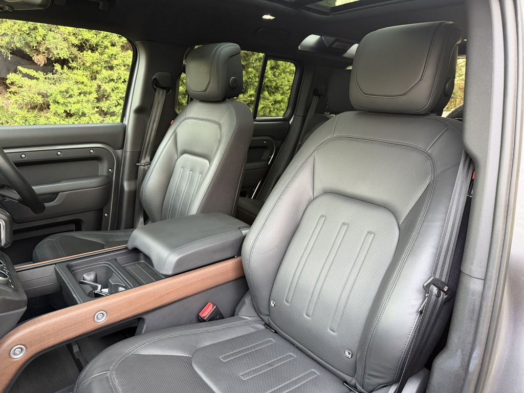 Used Land Rover Defender 2024 for sale - 78044607: Photo 22