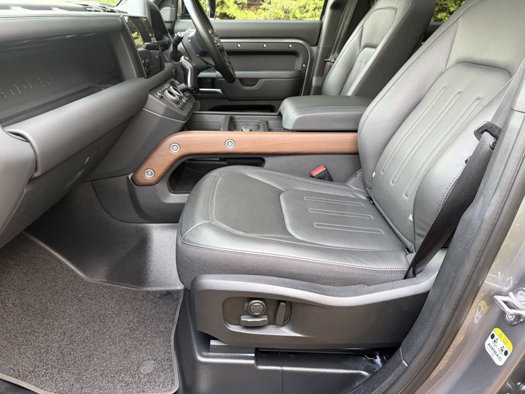 Used Land Rover Defender 2024 for sale - 78044607: Photo 23