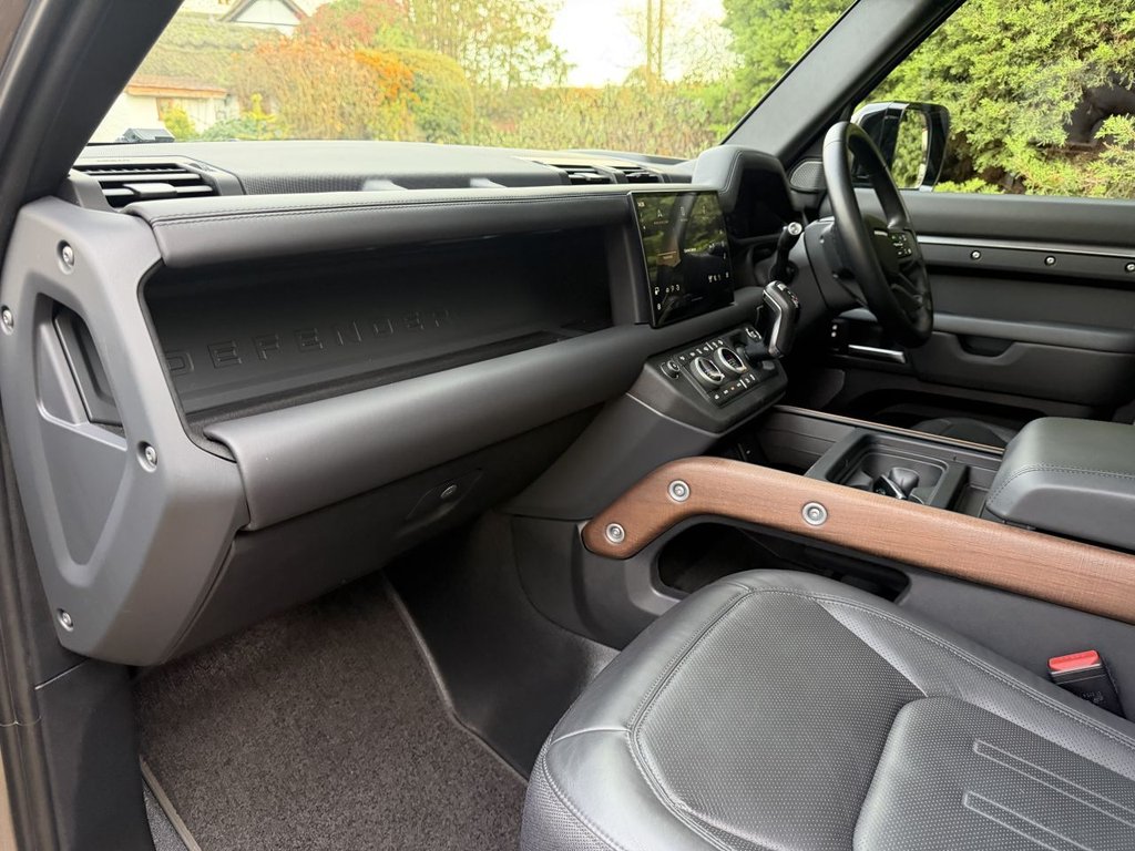Used Land Rover Defender 2024 for sale - 78044607: Photo 26