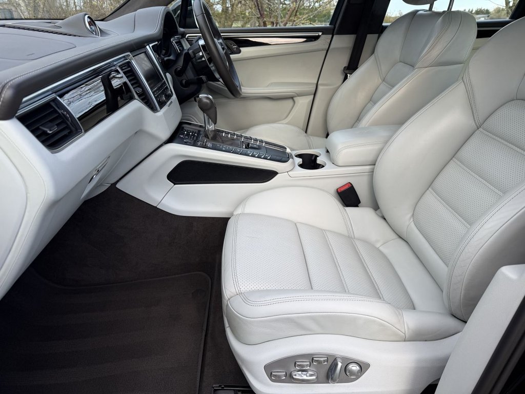 Used Porsche Macan 2016 for sale - 77275834: Photo 16