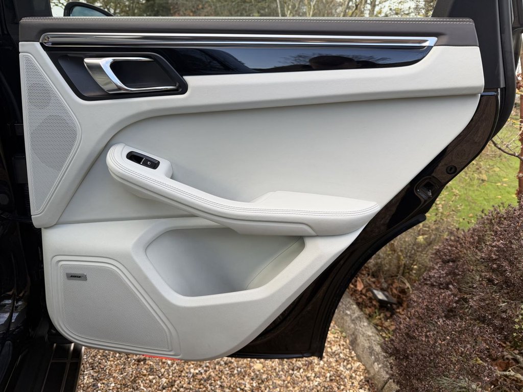 Used Porsche Macan 2016 for sale - 77275834: Photo 30