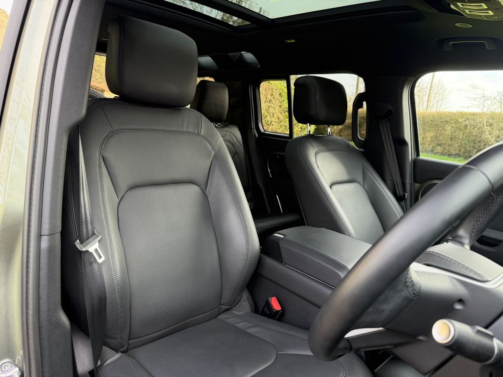 Used Land Rover Defender 2024 for sale - 77891116: Photo 12