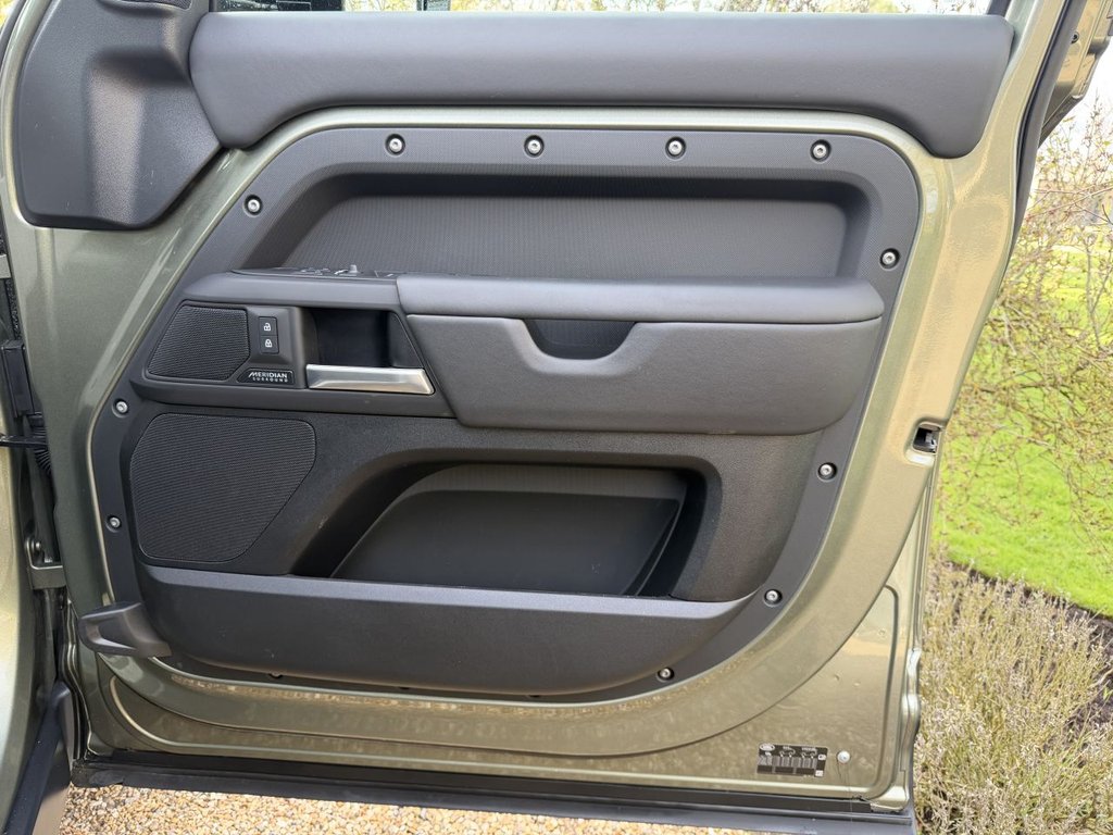 Used Land Rover Defender 2024 for sale - 77891116: Photo 28
