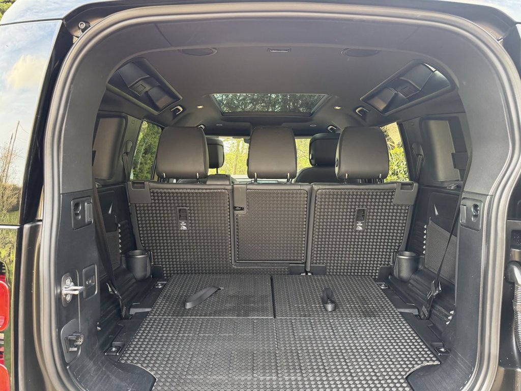 Used Land Rover Defender 2024 for sale - 77891116: Photo 31