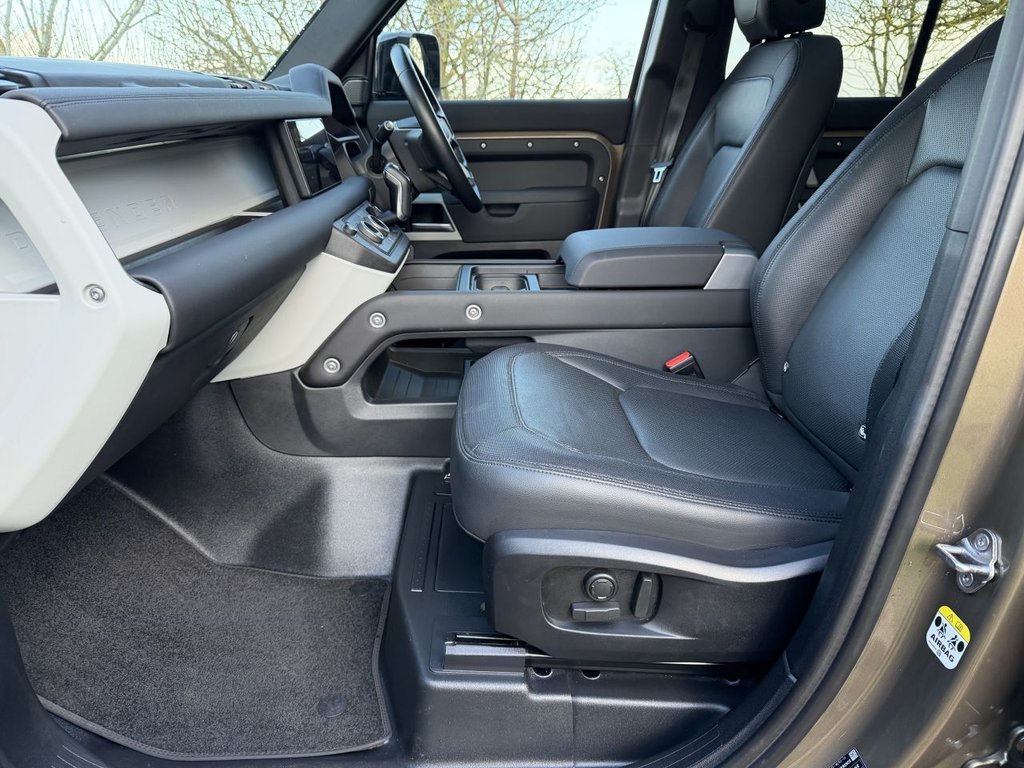 Used Land Rover Defender 110 2023 for sale - 77436416: Photo 14