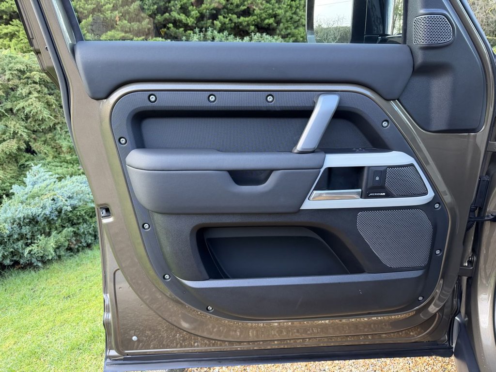 Used Land Rover Defender 110 2023 for sale - 77436416: Photo 33