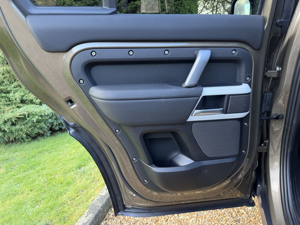 Used Land Rover Defender 110 2023 for sale - 77436416: Photo 35